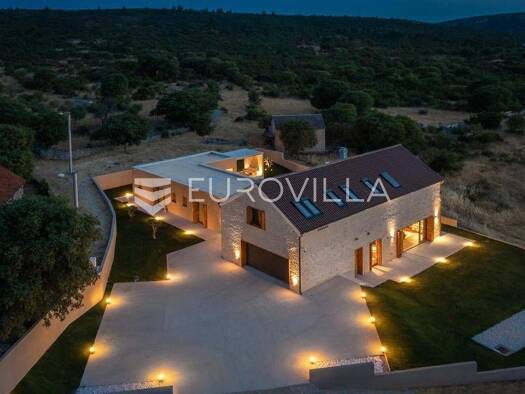 Haus zur Miete 7.000 € 5 Zimmer 366 m² Danilo Kraljice Sibenik 22205