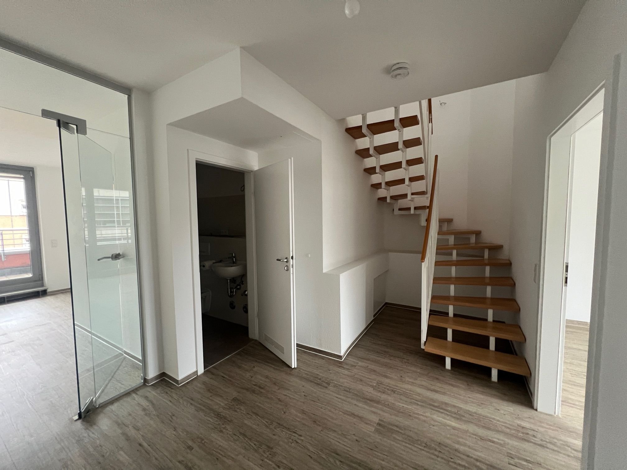 Wohnung zur Miete 1.078,10 € 3,5 Zimmer 136,5 m²<br/>Wohnfläche 6.<br/>Geschoss ab sofort<br/>Verfügbarkeit Ferdinandstraße 10 Seevorstadt-Ost (Prager Str.) Dresden 01069