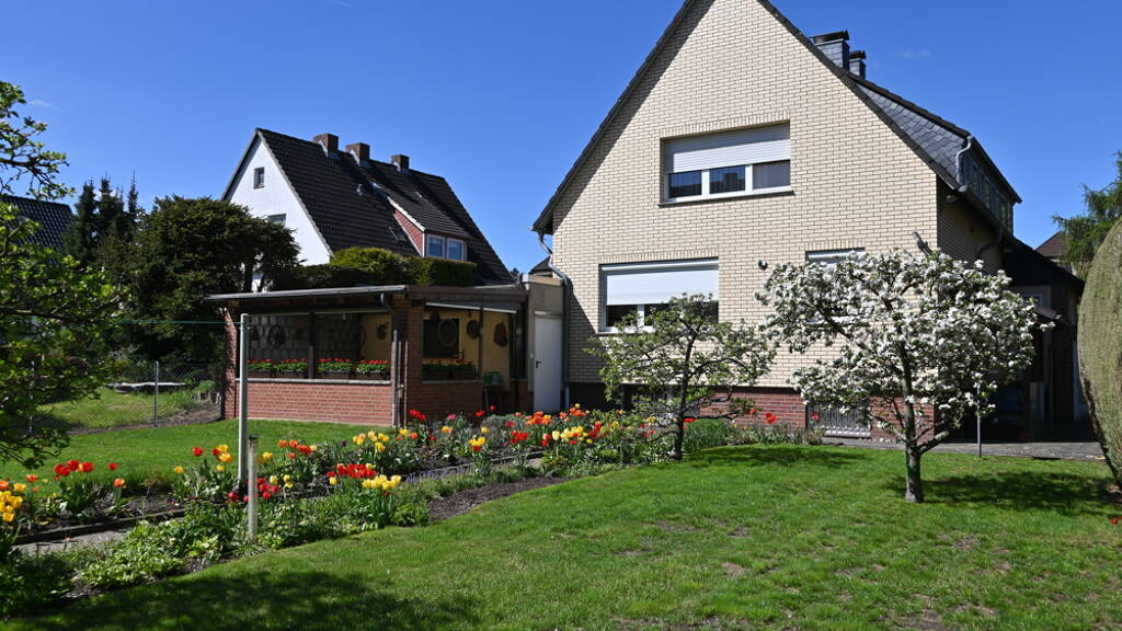 Mehrfamilienhaus zum Kauf 694.000 € 8 Zimmer 177,9 m² 801 m² Grundstück Gartenstr. 7 Ahlem Hannover / Ahlem 30453