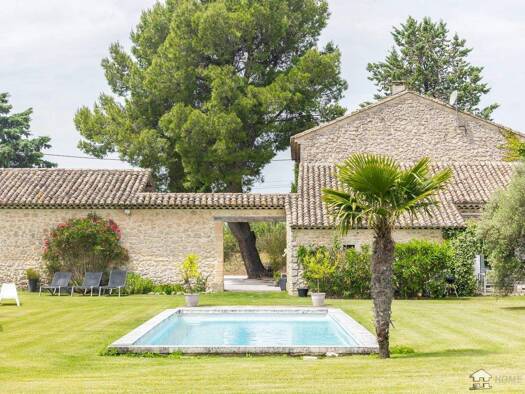 Einfamilienhaus zum Kauf 1.798.000 € 8 Zimmer 330 m² 7.454 m² Grundstück ROBION 84440