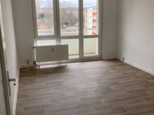 Wohnung zur Miete 340 € 3 Zimmer 58,5 m² 4. Geschoss frei ab 01.06.2026 Heeresbergstraße 8 Lusan Gera 07549