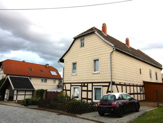 Einfamilienhaus zum Kauf 180.000 € 5 Zimmer 143 m² 495 m² Grundstück Henningsleben Bad Langensalza 99947