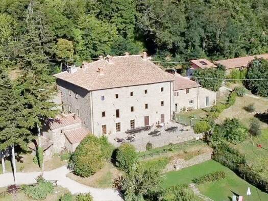 Haus zum Kauf 1.690.000 € 1.570 m² Cortona 52044
