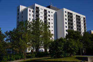 Wohnung zur Miete 340 € 1 Zimmer 21 m² frei ab sofort Südstadt Rostock 18059