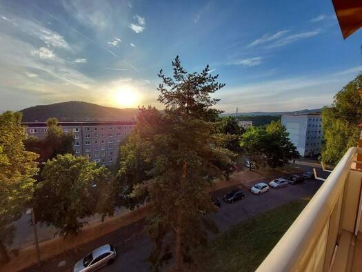 Wohnung zur Miete 627 € 6 Zimmer 108,9 m² 3. Geschoss frei ab 01.04.2026 Am Himmelreich 38 Suhl 98527