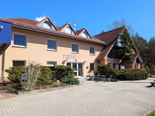Hotel zum Kauf 790.000 € 11 Zimmer 164 m² Gastrofläche 1.920 m² Grundstück Niesky Niesky 02906