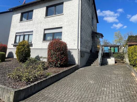 Mehrfamilienhaus zum Kauf 175.000 € 6 Zimmer 140 m² 518 m² Grundstück frei ab sofort Nalbach Nalbach 66809