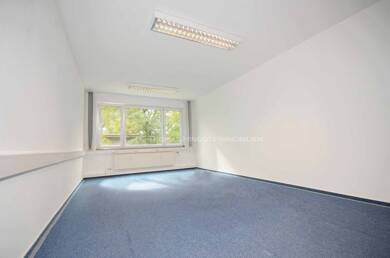 Shared Office zur Miete 1 Zimmer 724 m² Bürofläche teilbar von 24 m² bis 130 m² Niehl Köln 50735