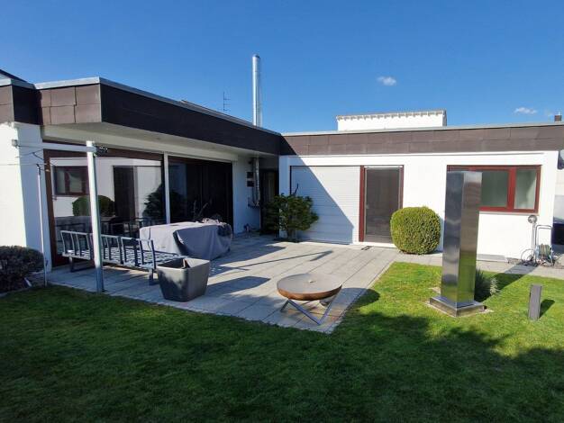 Bungalow zum Kauf provisionsfrei 790.000 € 5,5 Zimmer 140 m² 370 m² Grundstück Kuppingen Herrenberg 71083