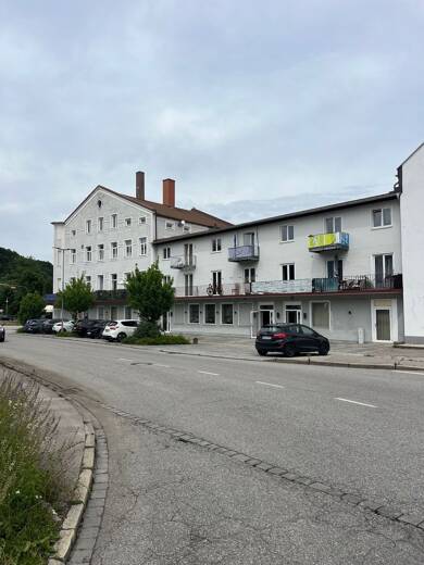 Mehrfamilienhaus zum Kauf als Kapitalanlage geeignet 1.050.000 € 1.065 m² 1.660 m² Grundstück Trostberg Trostberg 83308