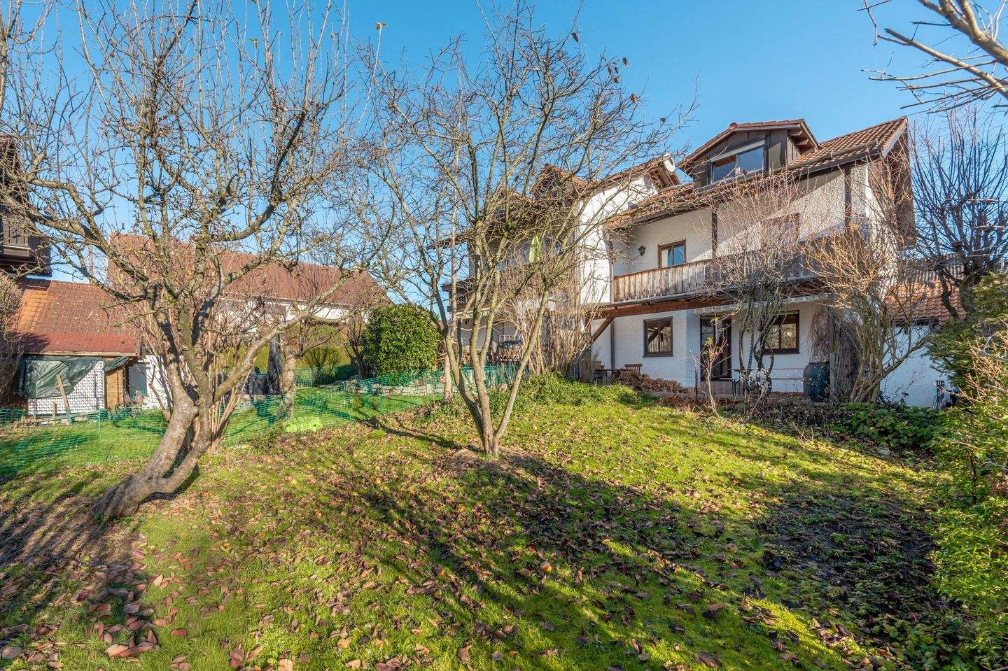 Immobilie in Weßling - AIGNER - Charmante Doppelhaushälfte mit idyllischem Garten mit Westausrichtung in Weßling - Bild 0