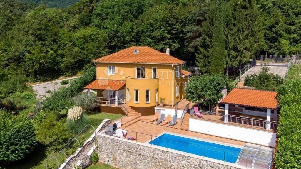 Haus zur Miete 3.000 € 7 Zimmer 270 m² Zapad