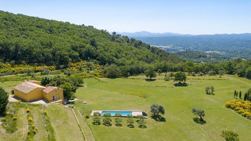 Schloss zum Kauf 3.800.000 € 11 Zimmer 550 m² 250.000 m² Grundstück SEILLANS 83440