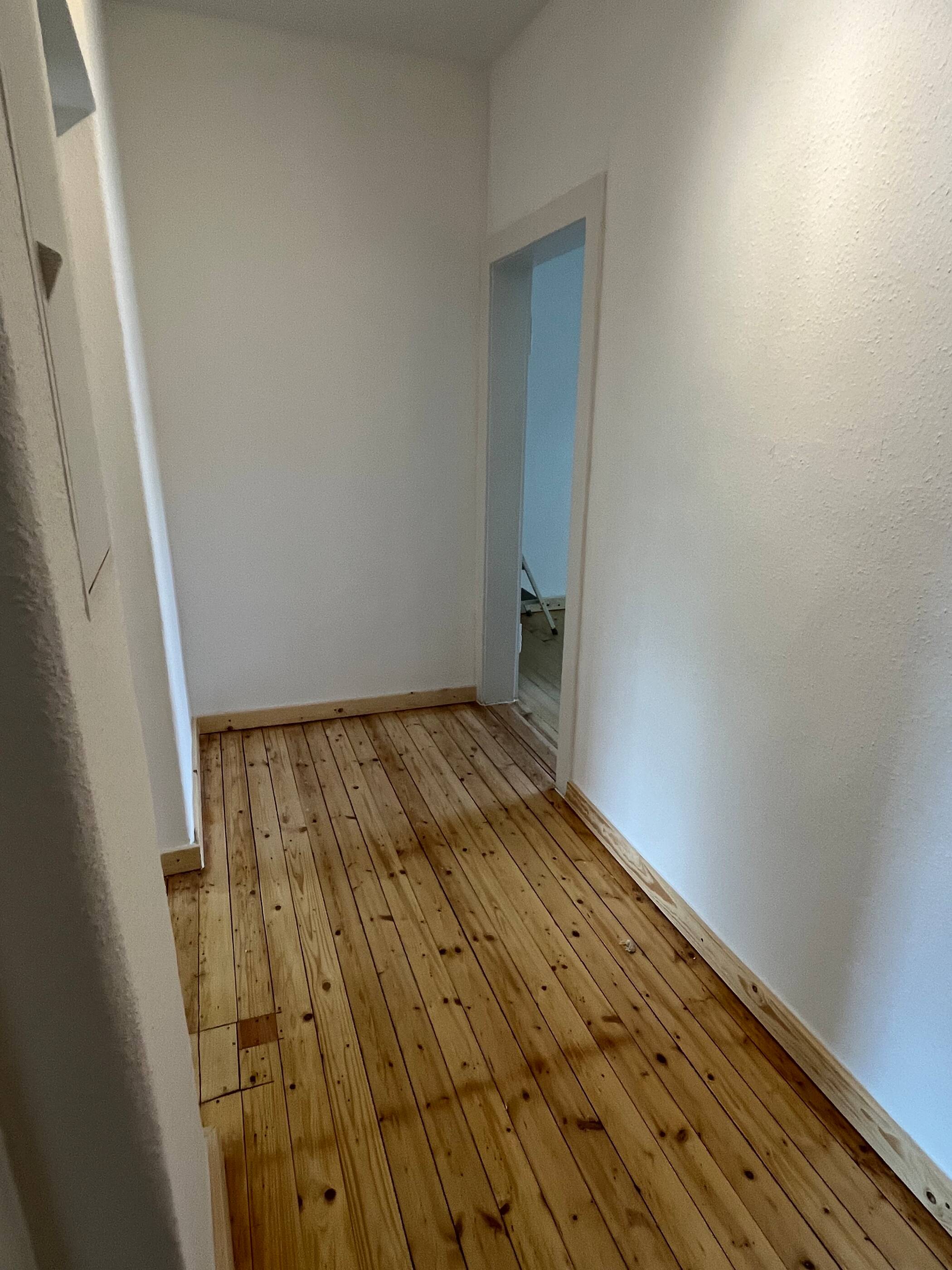Charmante 3-Zimmer-Wohnung mit Holzdielen in zentraler, grüner Lage Nürnbergs – Nürnberg – Vorschaubild 3