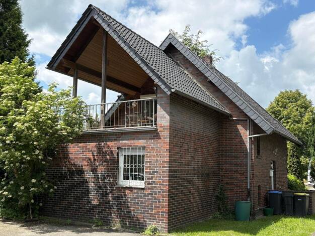 Einfamilienhaus zum Kauf 170.000 € 5 Zimmer 100 m² 913 m² Grundstück frei ab sofort Brake Lemgo 32657