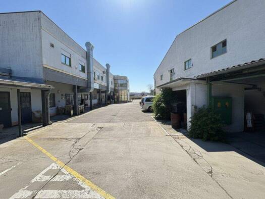 Halle/Industriefläche zum Kauf 3.699.000 € 2.419 m² Lagerfläche Perchtoldsdorf 2380