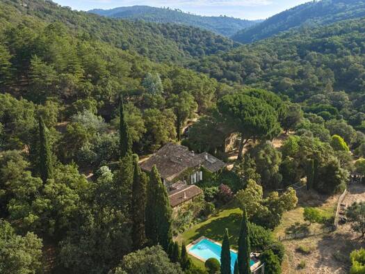 Haus zum Kauf 3.750.000 € 542 m² 33.709 m² Grundstück La Garde-Freinet 83680