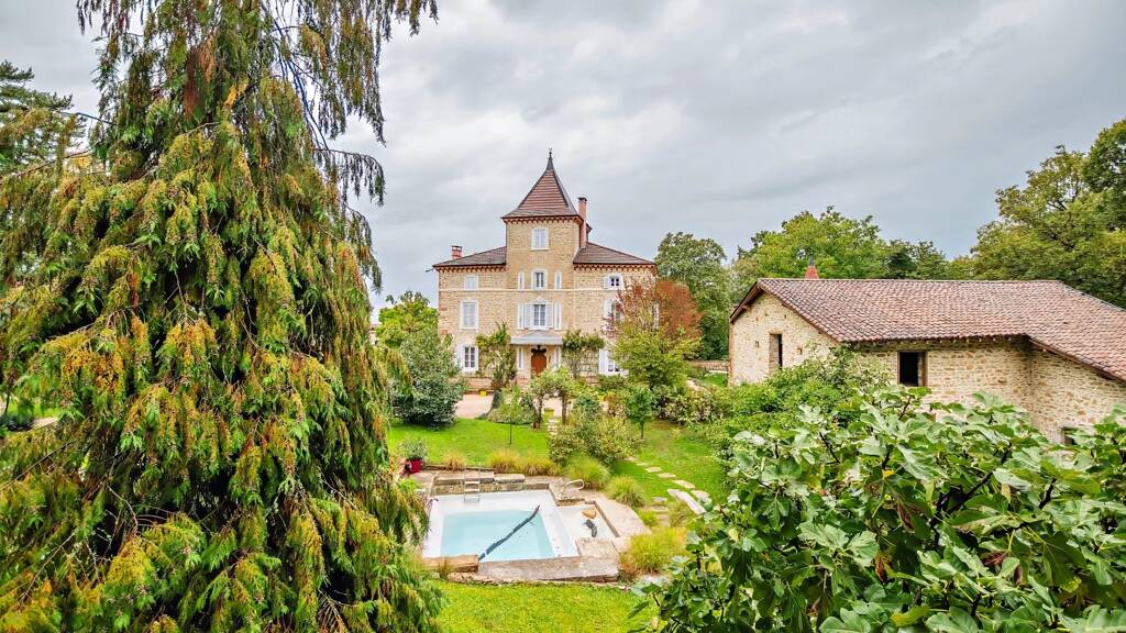 Schloss zum Kauf 3.850.000 € 18 Zimmer 780 m² 120.000 m² Grundstück Bourg-en-Bresse 01700