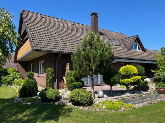 Einfamilienhaus zum Kauf 337.000 € 6,5 Zimmer 189 m² 761 m² Grundstück Büppel Varel 26316