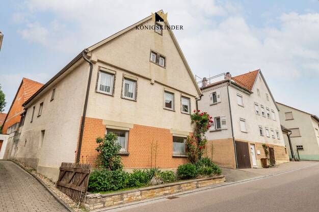 Mehrfamilienhaus zum Kauf 325.000 € 6 Zimmer 133,8 m² 897 m² Grundstück Hessigheim 74394
