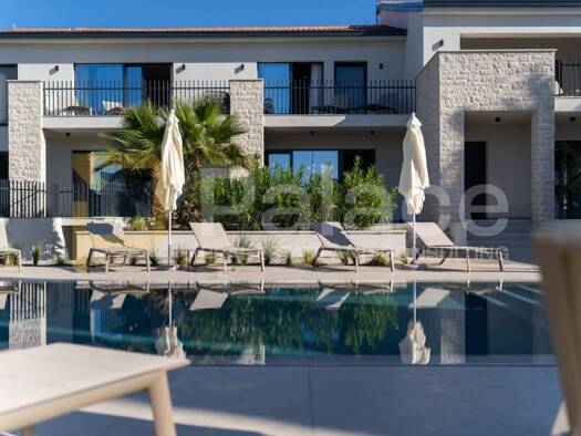 Haus zum Kauf 1.999.000 € 9 Zimmer 683 m² Poreč