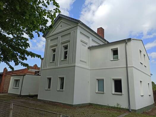 Mehrfamilienhaus zum Kauf als Kapitalanlage geeignet 350.000 € 11 Zimmer 251 m² 634 m² Grundstück Bahnhofstraße 1 Gransee Gransee 16775