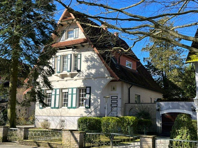 Villa zur Miete 3.500 € 7 Zimmer 210 m²<br/>Wohnfläche 1.332 m²<br/>Grundstück ab sofort<br/>Verfügbarkeit Rahlstedt Hamburg 22143