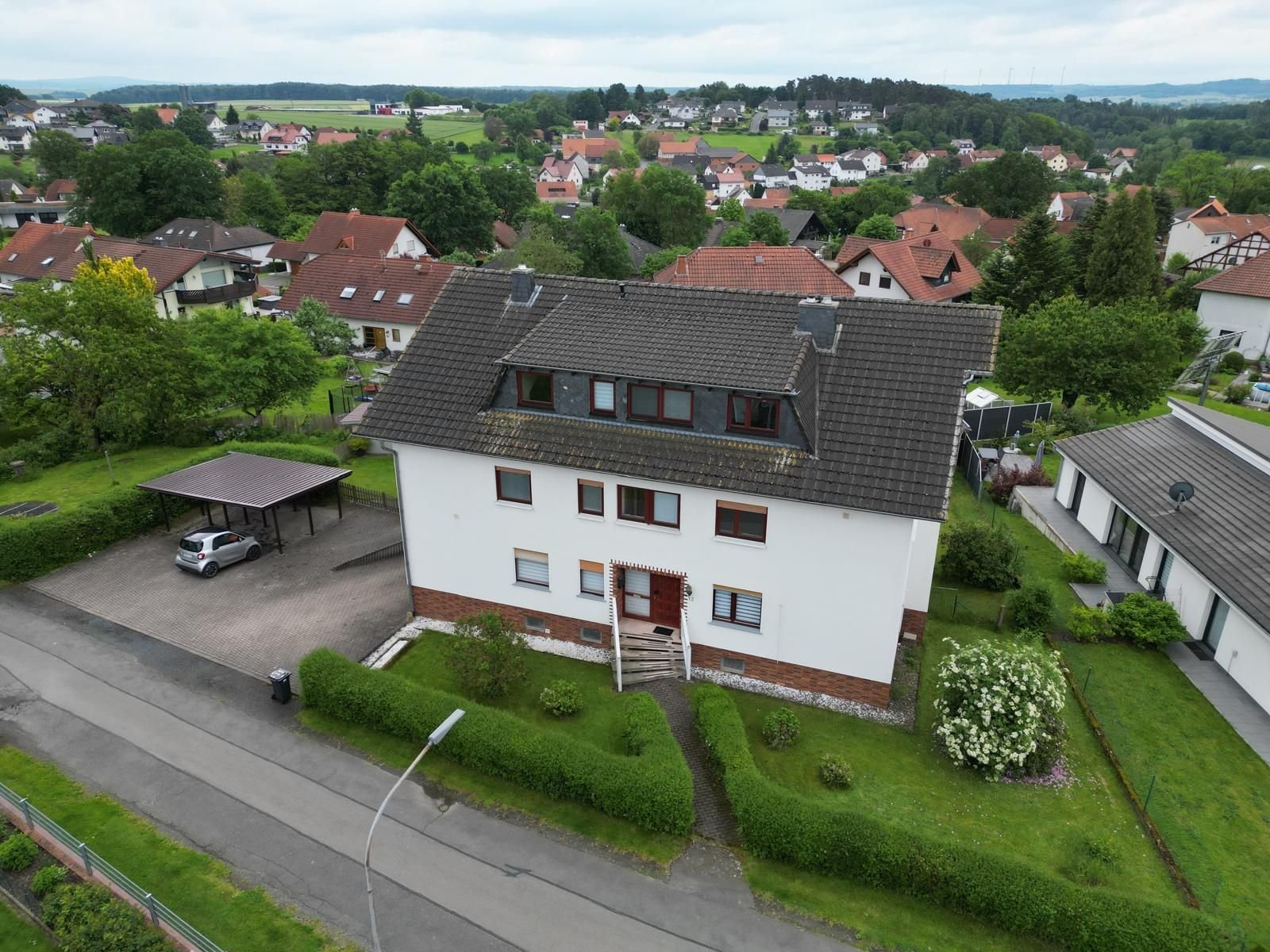 Mehrfamilienhaus zum Kauf 359.000 € 390 m²<br/>Wohnfläche 1.170 m²<br/>Grundstück Momberg Neustadt 35279