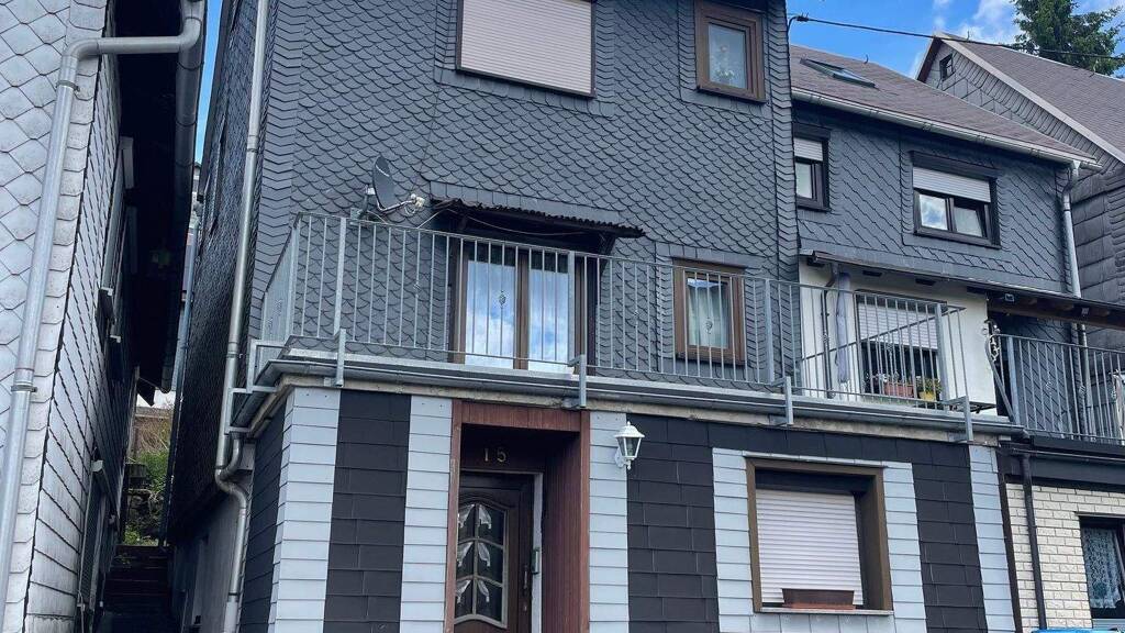 Doppelhaushälfte zum Kauf provisionsfrei 39.900 € 6 Zimmer 120 m² 193 m² Grundstück frei ab sofort Straße der Jugend 15 / OT Schnett Heubach Masserberg 98666