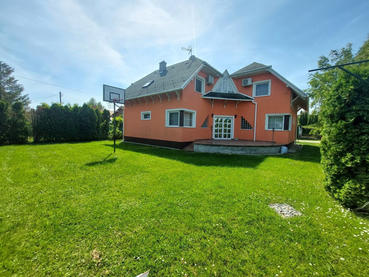 Einfamilienhaus zum Kauf provisionsfrei 312.000 € 10 Zimmer 163 m²<br/>Wohnfläche 617 m²<br/>Grundstück ab sofort<br/>Verfügbarkeit Balatonmáriafürdo