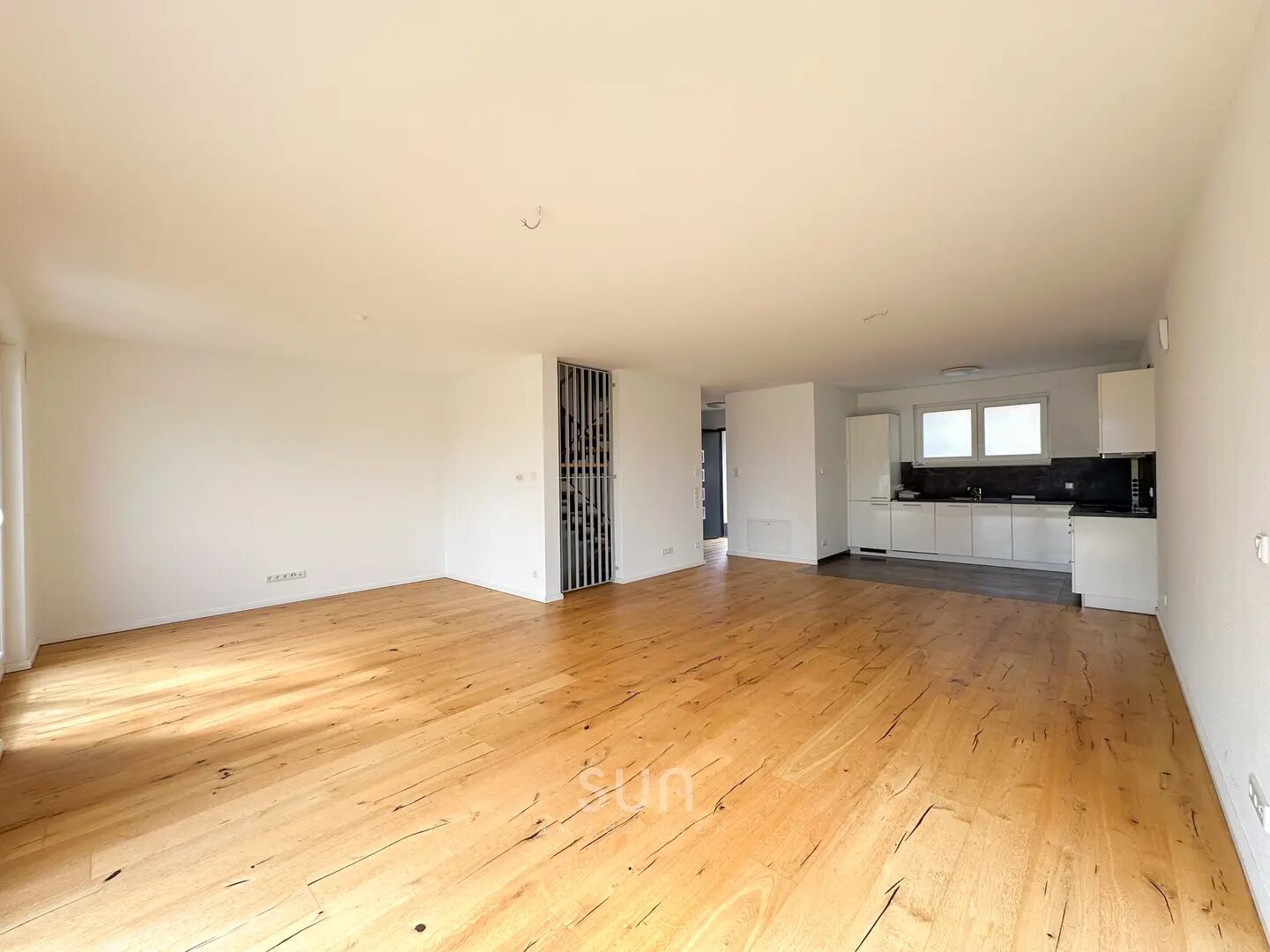 Haus zur Miete 900 € 6 Zimmer 213 m²<br/>Wohnfläche 291 m²<br/>Grundstück Kalbacher Hauptstraße 64b Kalbach-Riedberg Frankfurt am Main 60437