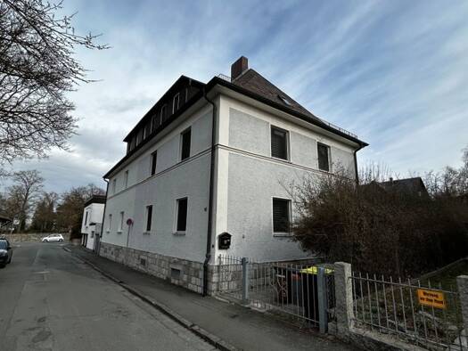 Einfamilienhaus zum Kauf provisionsfrei 64.400 € 6 Zimmer 142,4 m² 380 m² Grundstück Innenstadt Hof 95028