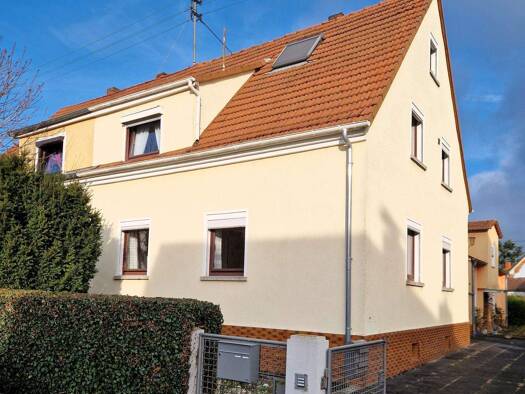 Doppelhaushälfte zum Kauf 490.000 € 4 Zimmer 114 m² 325 m² Grundstück frei ab sofort Nieder-Erlenbach Frankfurt am Main 60437