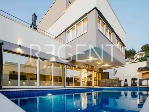 Haus zur Miete 4.500 € 6 Zimmer 2 m² Podstrana