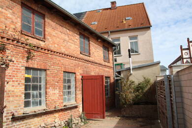 Stadthaus zum Kauf 129.000 € 6 Zimmer 160 m² 249 m² Grundstück Goethestr. 2 Teterow Teterow 17166