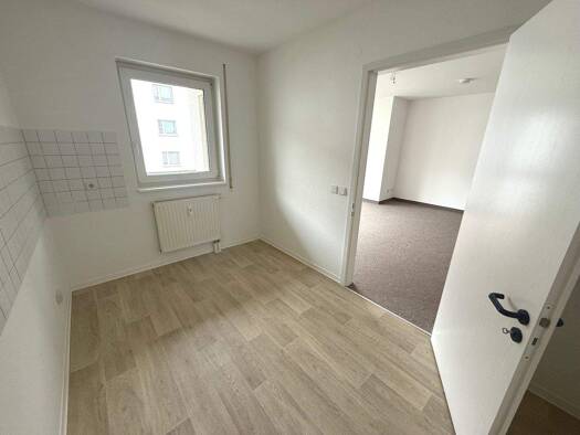 Studio zur Miete 334 € 1 Zimmer 44,6 m² 3. Geschoss frei ab sofort Clausstraße 27 Gablenz Gablenz 09126