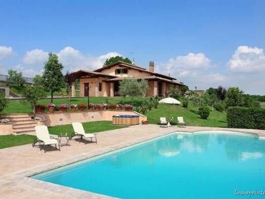 Haus zum Kauf 750.000 € 7 Zimmer 230 m² 8.000 m² Grundstück Marsciano 06055