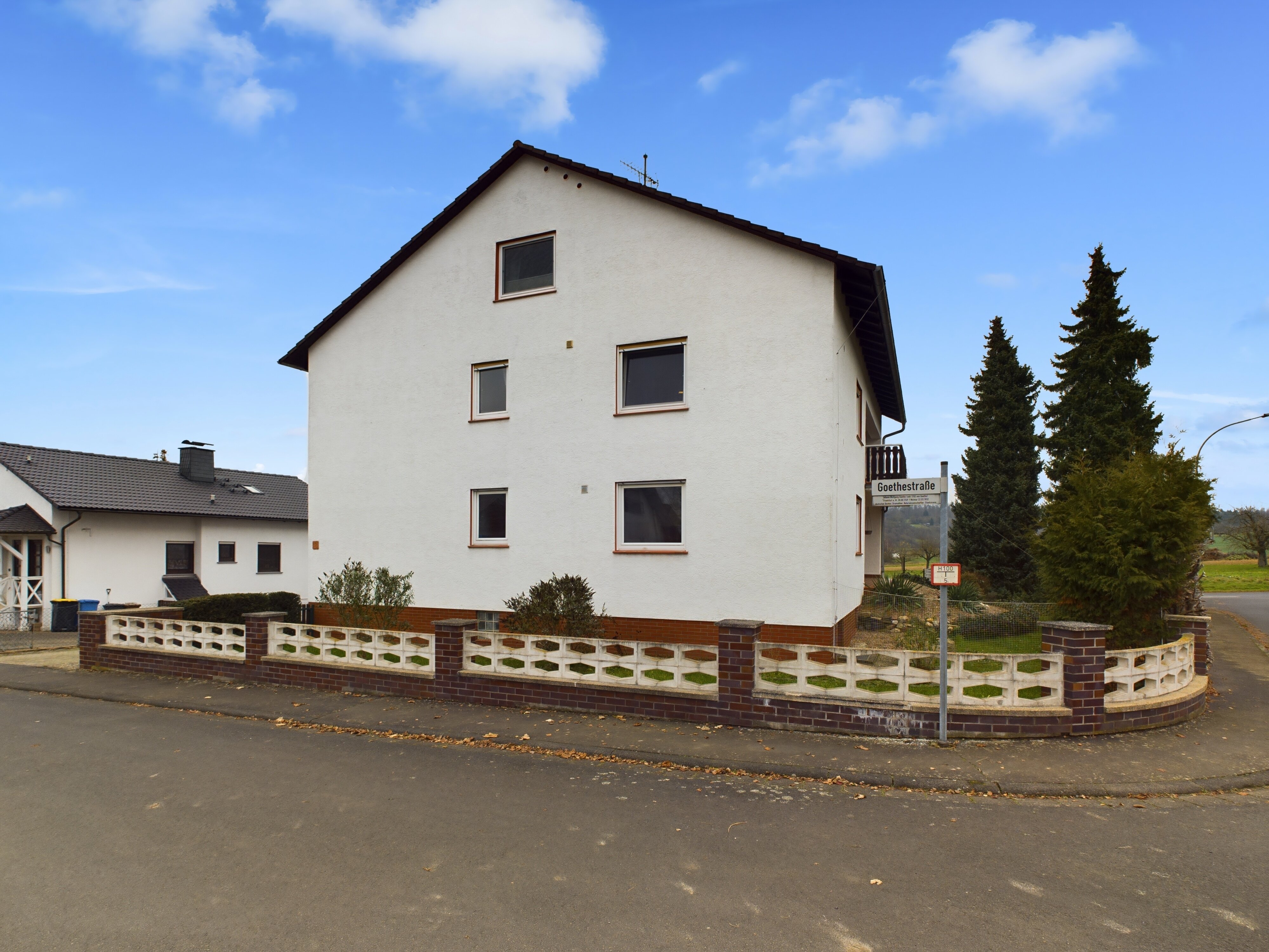 Haus zum Kauf 449.000 € 6 Zimmer 254,9 m²<br/>Wohnfläche 792 m²<br/>Grundstück Nieder-Mockstadt Florstadt 61197