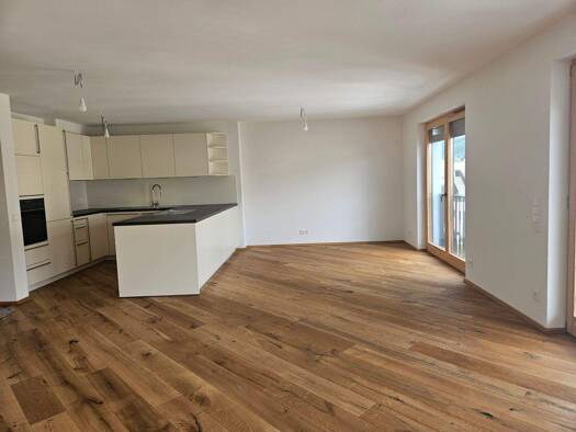Wohnung zur Miete 1.800 € 4 Zimmer 135 m² Geschoss 3/4 frei ab sofort Belchenstraße 18 Lörrach 79539