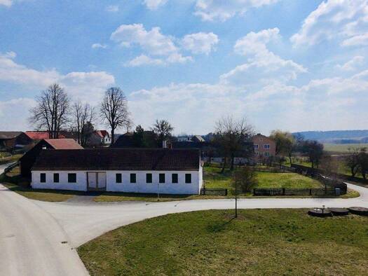 Haus zum Kauf 240.000 € 6 Zimmer 230 m² 2.601 m² Grundstück Harth 3753