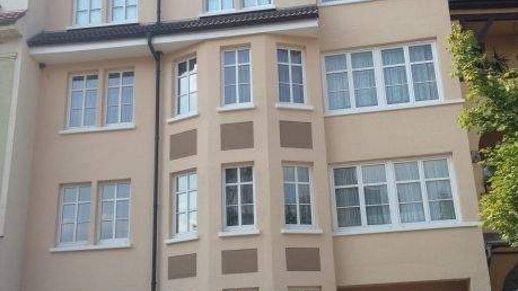 Wohnung zur Miete 828 € 4 Zimmer 115 m² 1. Geschoss frei ab 01.04.2026 Karolinenstraße 9 Eisenach 99817