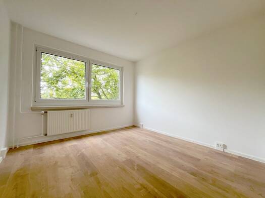 Wohnung zur Miete 269 € 2 Zimmer 45 m² Geschoss 2/5 frei ab sofort Neuplanitzer Straße 73 Neuplanitz Zwickau 08062