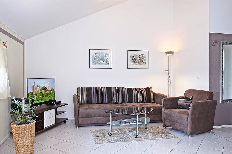 Wohnung zur Miete Wohnen auf Zeit 1.250 € 2 Zimmer 50 m²<br/>Wohnfläche ab sofort<br/>Verfügbarkeit Bad Endorf 83093