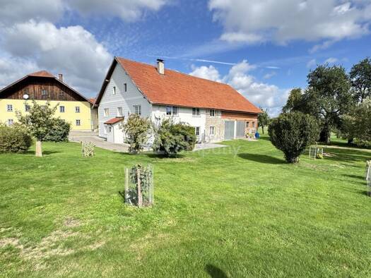 Haus zum Kauf 280 m² 2.000 m² Grundstück Seewalchen am Attersee 4863