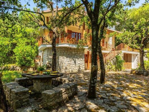 Haus zum Kauf 495.000 € 280 m² Corciano 06073