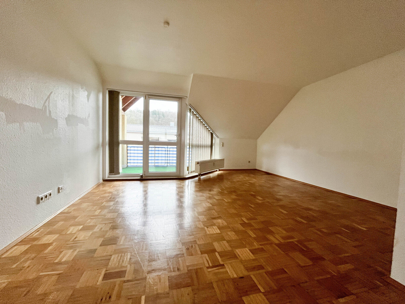 Wohnung zum Kauf 175.000 € 3 Zimmer 83,2 m²<br/>Wohnfläche 2.<br/>Geschoss Niederstetten Niederstetten 97996