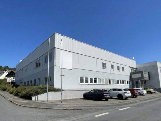 Lagerhalle zur Miete 2.950 € 610 m² Lagerfläche Bruchhausen Arnsberg / Bruchhausen 59759