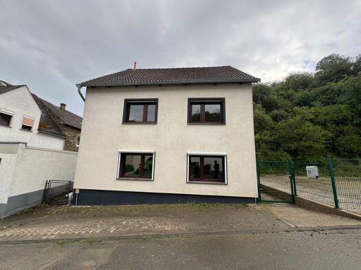 Einfamilienhaus zur Miete 980 € 4 Zimmer 100 m² frei ab sofort Dahlheim 56348