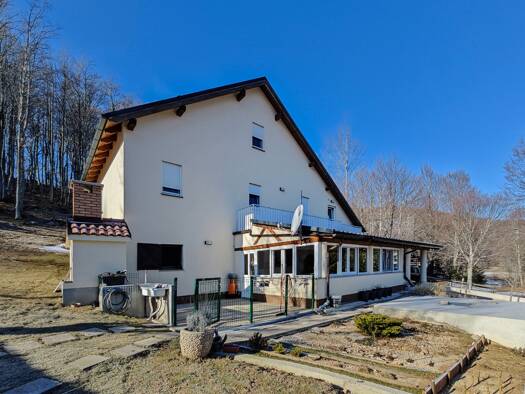 Einfamilienhaus zum Kauf 350.000 € 6 Zimmer 2.000 m² Grundstück Fužine 51322