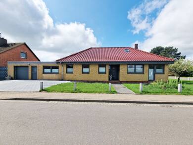 Bungalow zum Kauf 365.000 € 3,5 Zimmer 120 m² 680 m² Grundstück Heide Heide 25746
